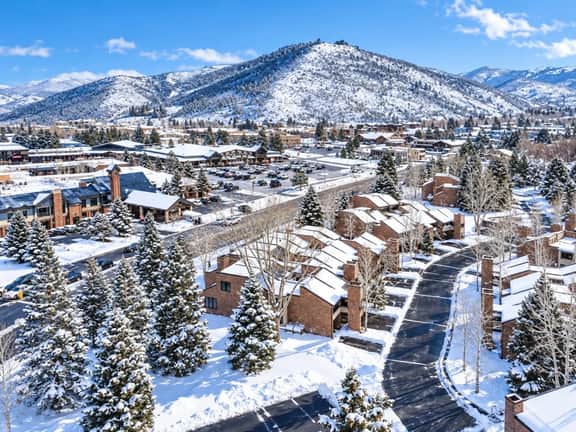 Prime Ski Escape with Hot Tub and Scenic Views - Image 5