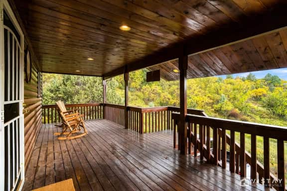 Elk Tracks Cabin | Scenic Location with Fire Pit - Image 5