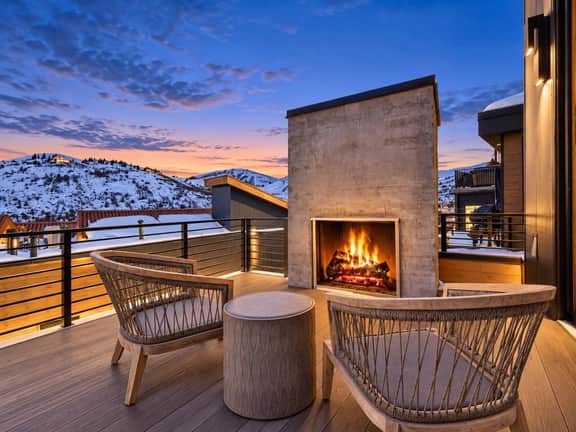 Ski tower at King's Crown, private hot tub - Image 2