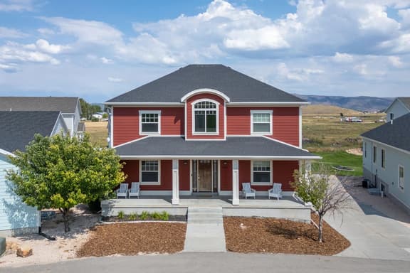 Bear Lake Red House - Image 1