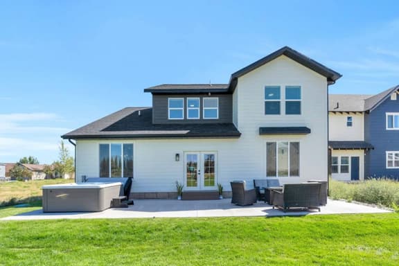 Dual Homes Near Bear Lake with Private Hot Tub - Image 1