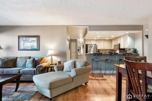 Giant Steps #43 w/ Hot Tub, Sauna, and Game Room! - Image 1