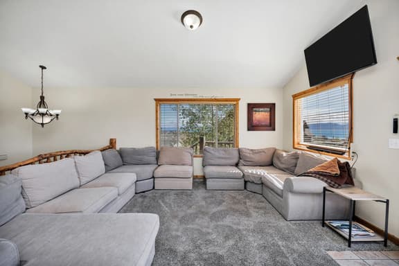 Lake Life Cabin in Bear Lake | Dog Friendly - Image 1