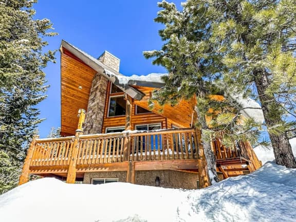 Large Luxury Lodge | Sleeps 14, Fire Pit & Views! - Image 1