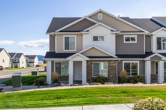 Modern Lake Retreat | Steps to Marina & Adventure - Image 1