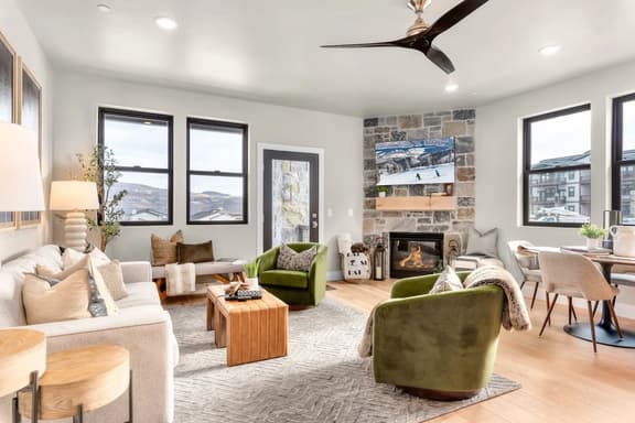 Ski Chalet at Deer Valley with Free Shuttle & Hot Tub - Image 1
