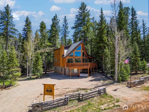 Strawberry Valley Villa -Stunning Views & Hot Tub - Image 1