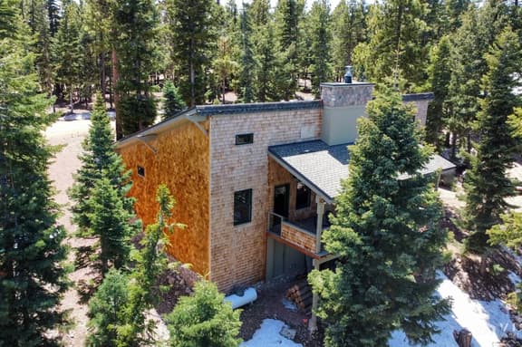 Summit Pines Hideaway - Amazing Mountain Views! - Image 1