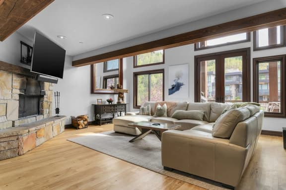 Park City 5BR•Hot Tub•Theater•Game Loft•Shuttle - Image 1