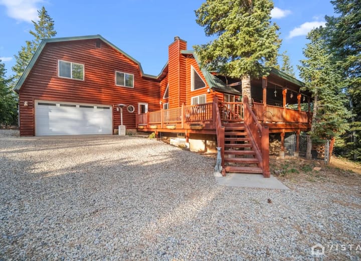 The Greyt Retreat w/ Bunkhouse