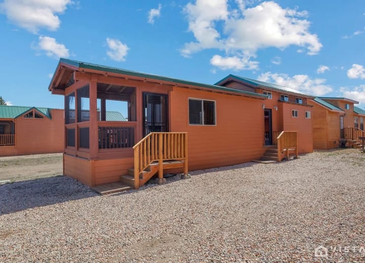 Fisherman's Paradise | Double Lakefront Cabins