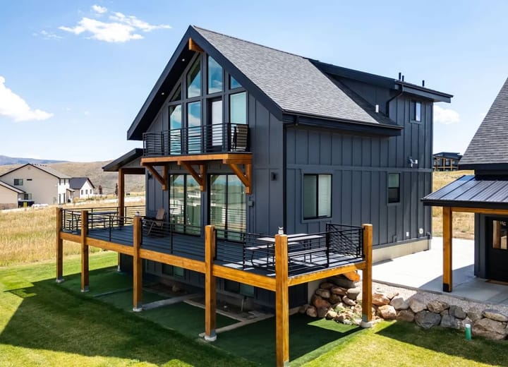 Lakeview Gamehouse | Ideal Beach Access+EV Charger